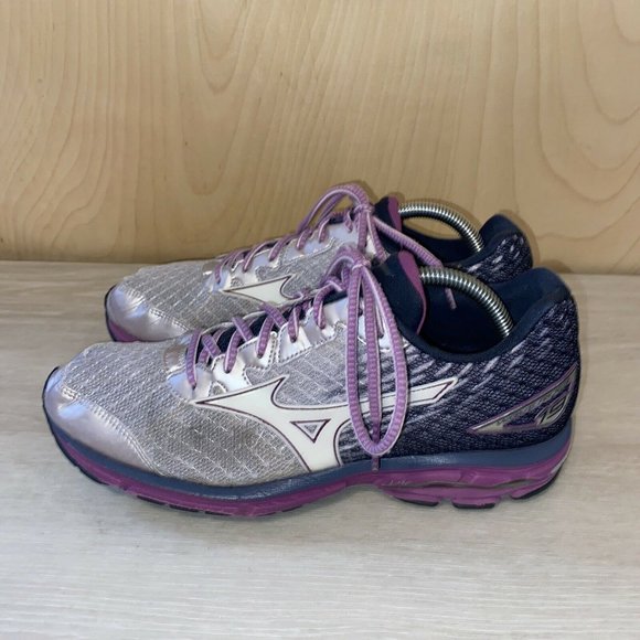 mizuno women's wave rider 19 running shoe